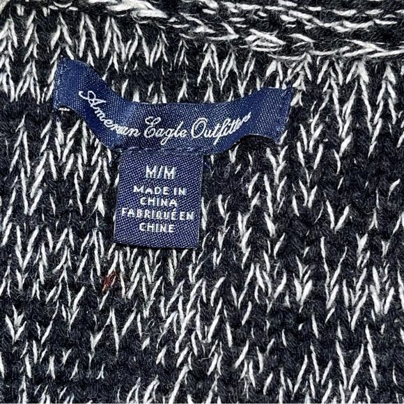 American Eagle Sweater - Picture 7 of 9